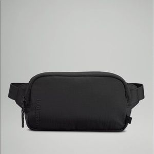 NWT LuLuLemon Everywhere Belt Bag Mini